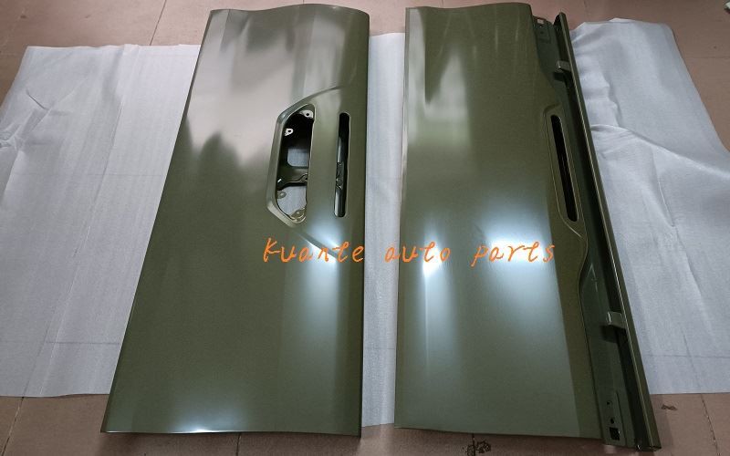 Revo 2015 tailgate panel
